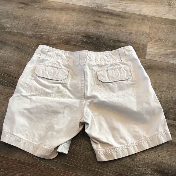 🍁50% Off Sale 🍁 Gap Shorts - Picture 2 of 4